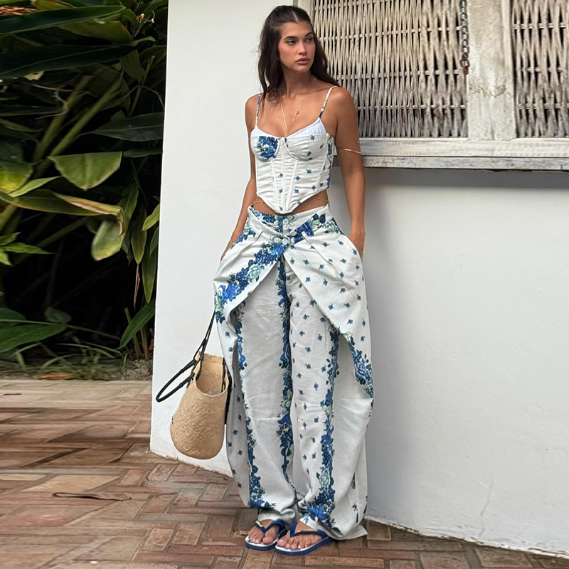 Conjunto Feminino de 2 Peças:  - Romper Floral Print avaliação e preço